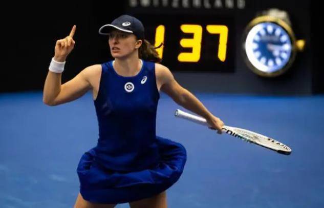 她还格外重 她还格外重